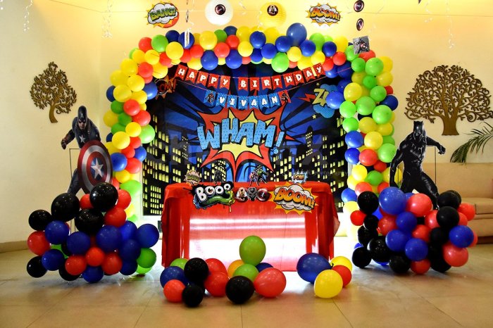 Superhero birthday party decoration