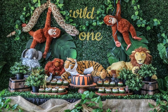 Jungle birthday theme decoration