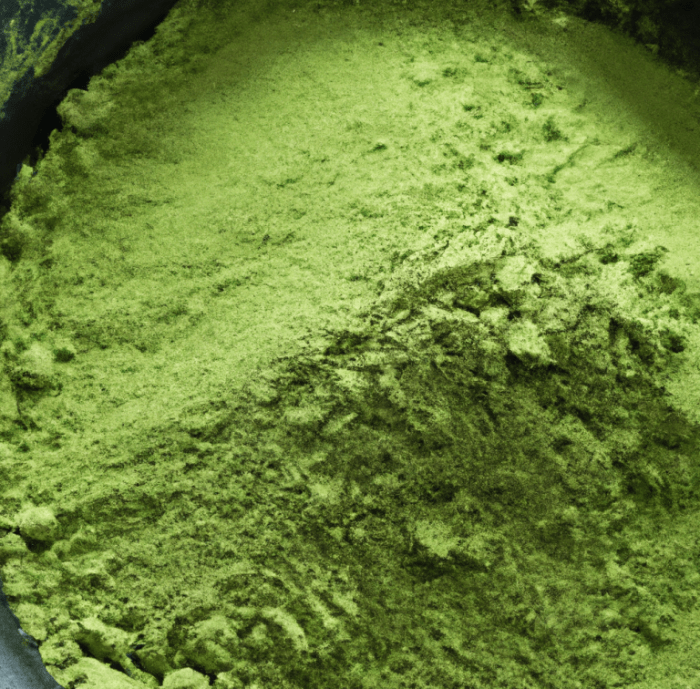 What colors make green food coloring