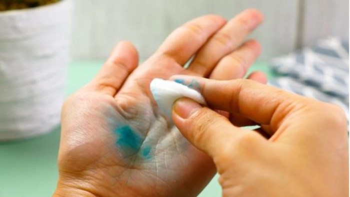 Remove food coloring from skin