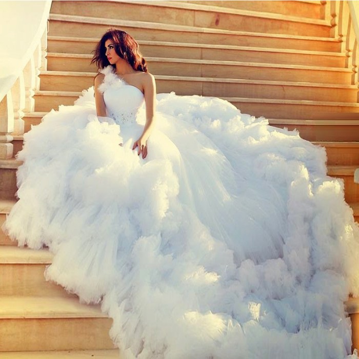 Short wedding dress with long train